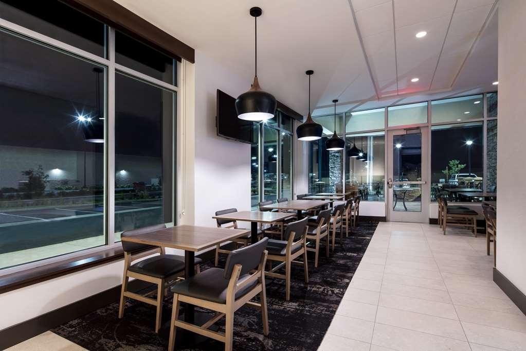 Hyatt Place Delano Restaurant billede