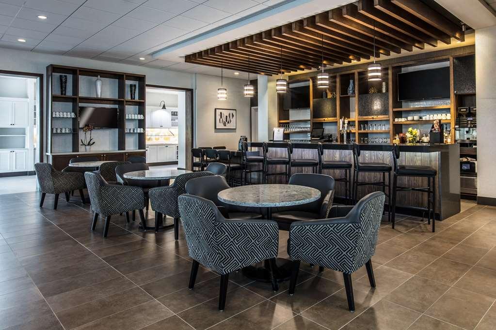 Hyatt Place Delano Restaurant billede